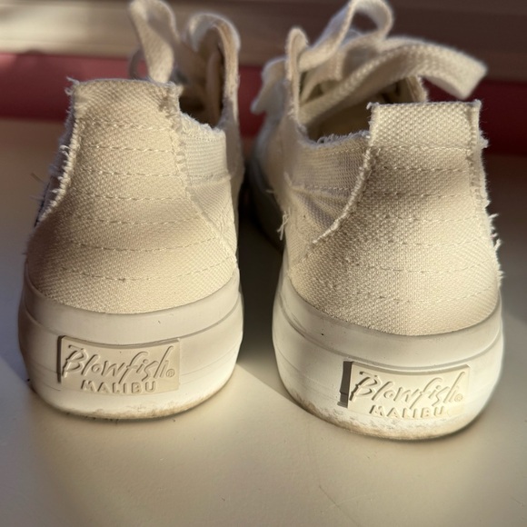 Blowfish Malibu White Floral Sneakers - Picture 5 of 9